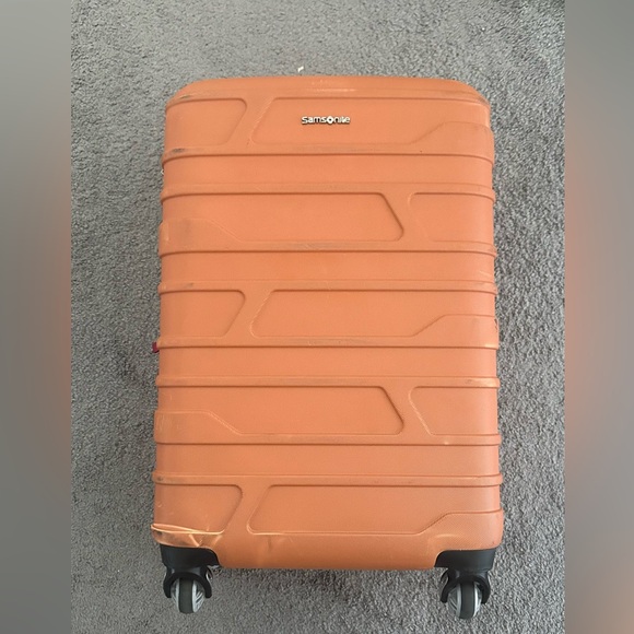 Samsonite Winfield 2 Fashion Spinner - Picture 1 of 6
